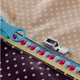 Narrow type zipper foot For Brother