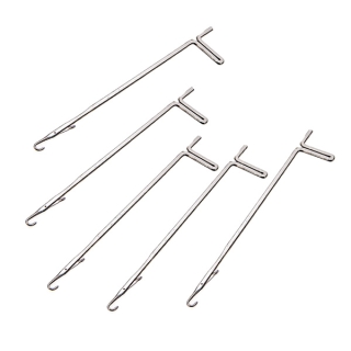 Plastic bed knitting machine needles