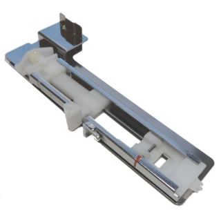 Autosizing buttonhole foot